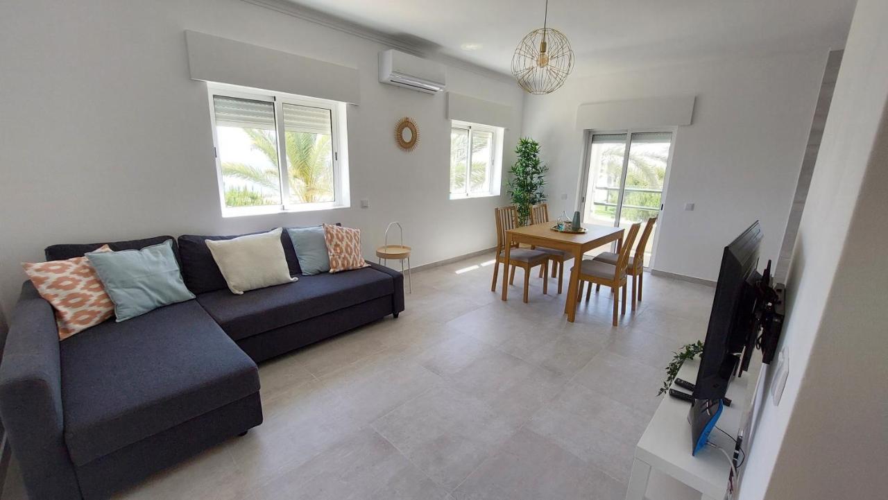 Apartamento Kelyfos Beach By Feriascomsol Quarteira Luaran gambar